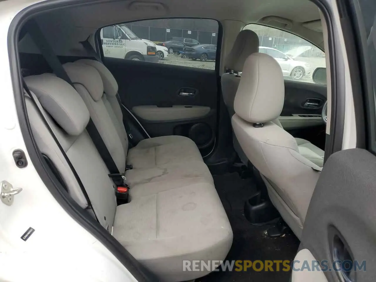 11 Photograph of a damaged car 3CZRU6H34KM705357 HONDA HR-V 2019