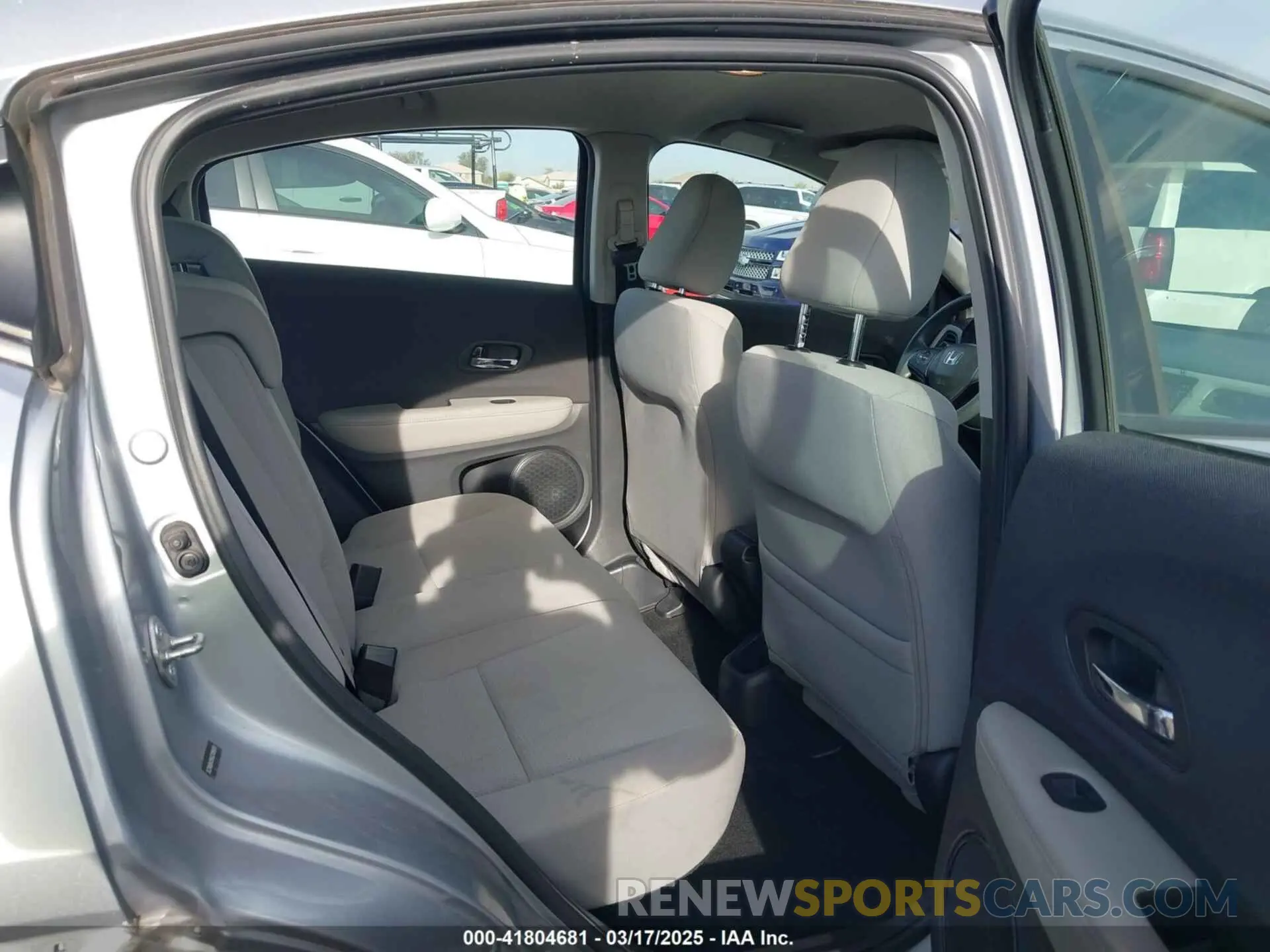 8 Фотография поврежденного автомобиля 3CZRU6H35KG705978 HONDA HR-V 2019