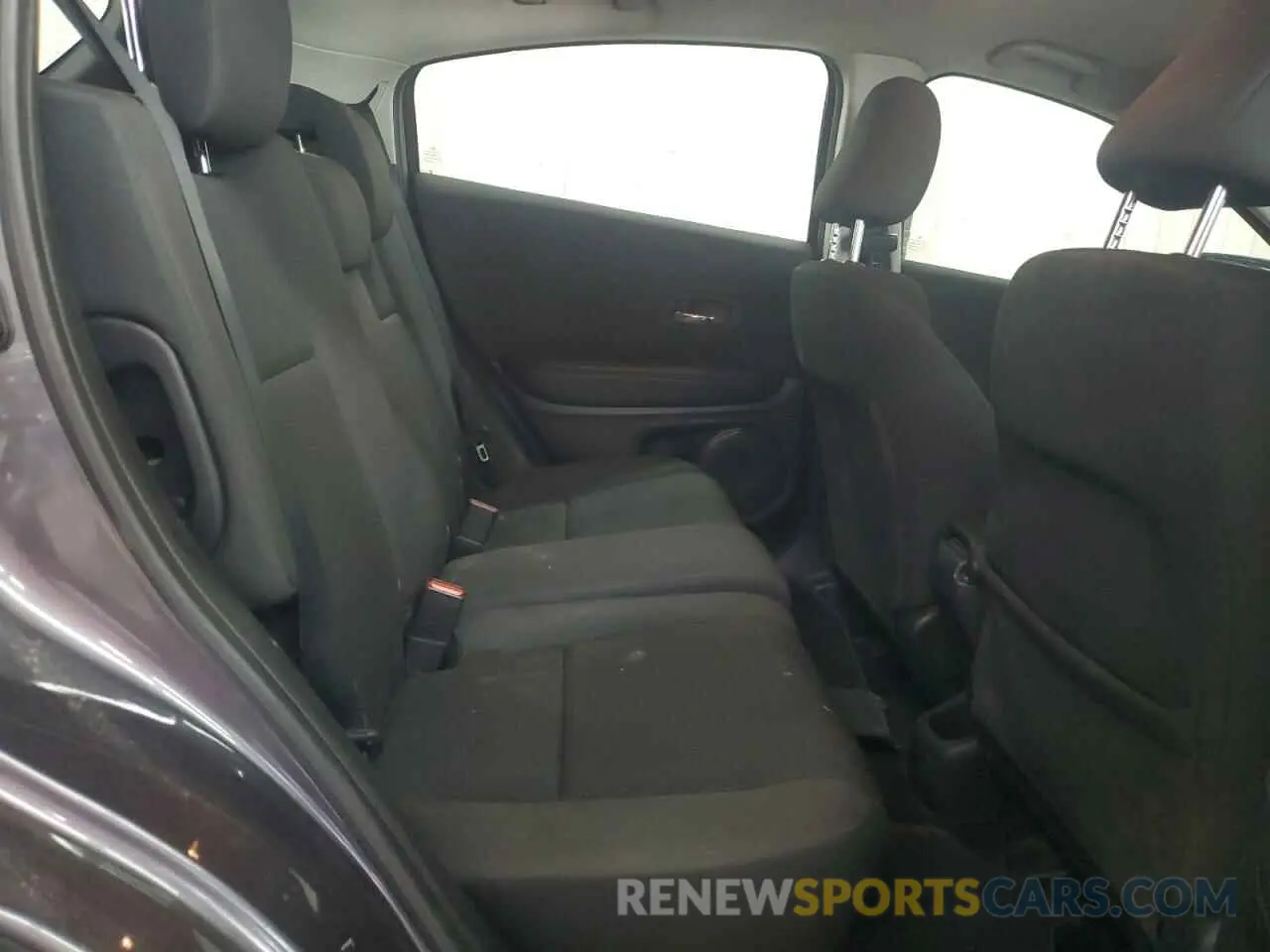 10 Photograph of a damaged car 3CZRU6H35KG707052 HONDA HR-V 2019