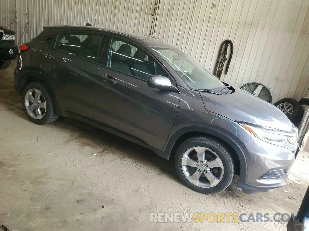 4 Photograph of a damaged car 3CZRU6H35KG707052 HONDA HR-V 2019