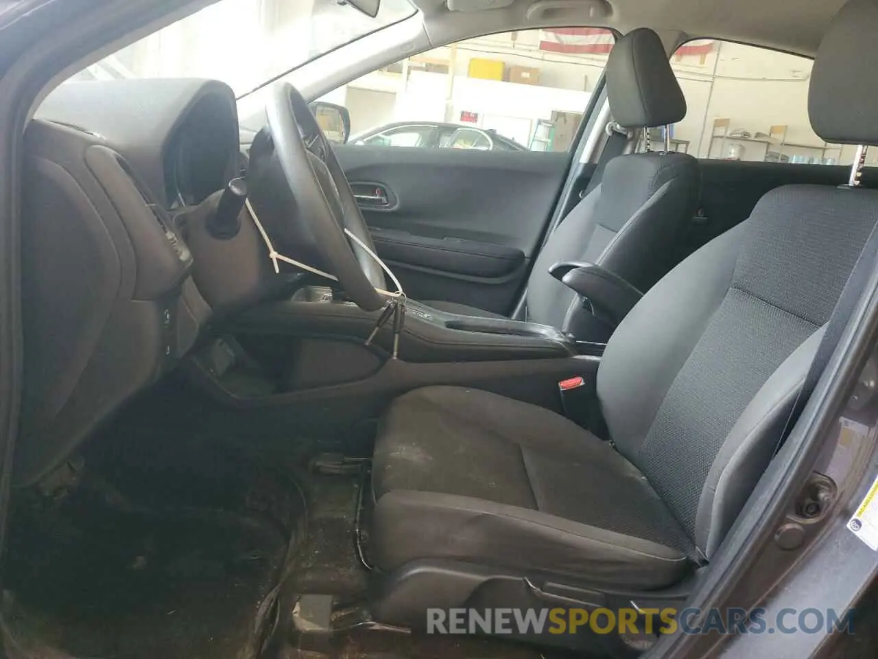 7 Photograph of a damaged car 3CZRU6H35KG707052 HONDA HR-V 2019