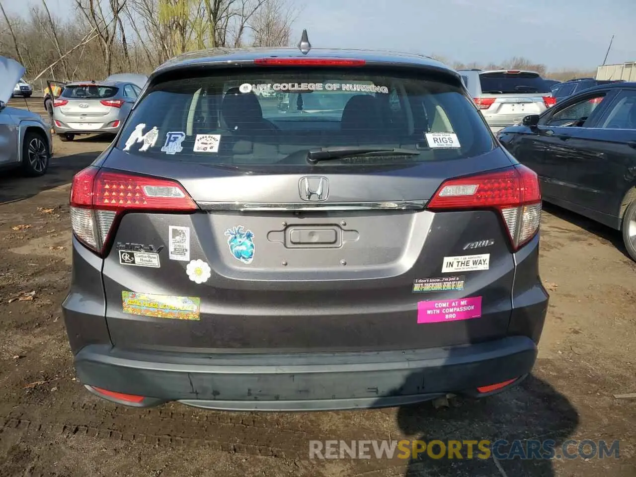 6 Photograph of a damaged car 3CZRU6H35KG711120 HONDA HR-V 2019