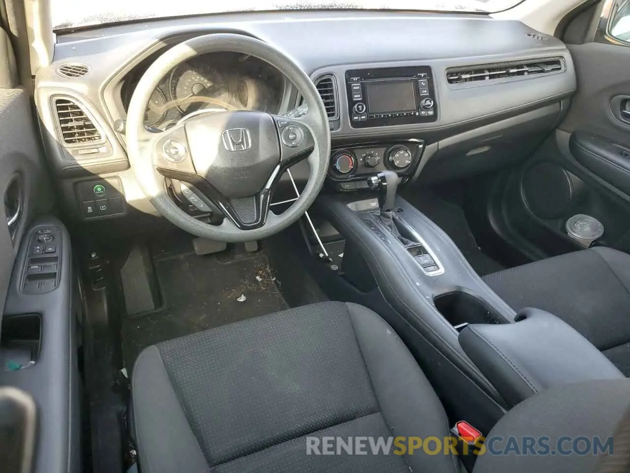 8 Photograph of a damaged car 3CZRU6H35KG711120 HONDA HR-V 2019