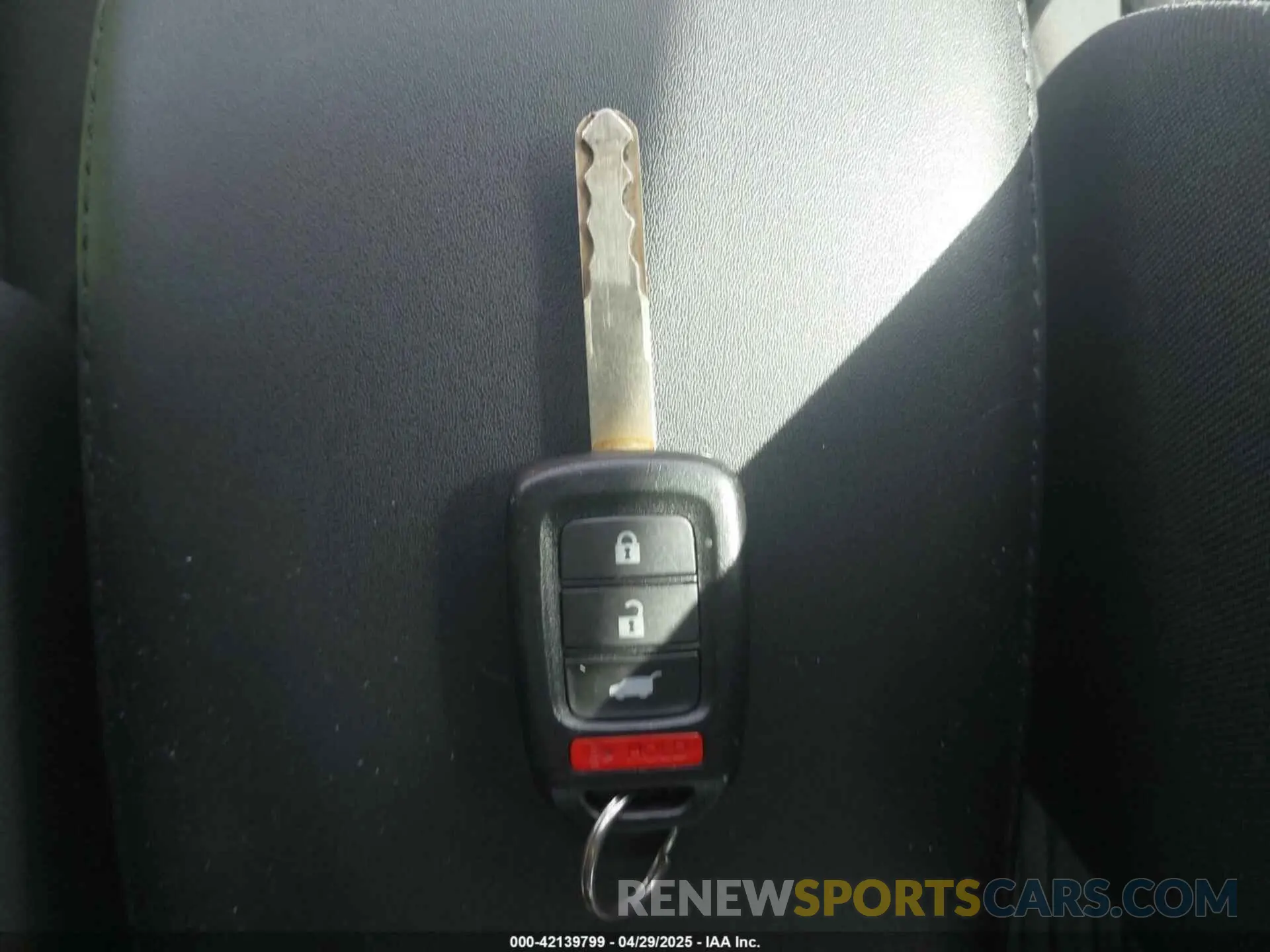 11 Photograph of a damaged car 3CZRU6H37KG726234 HONDA HR-V 2019