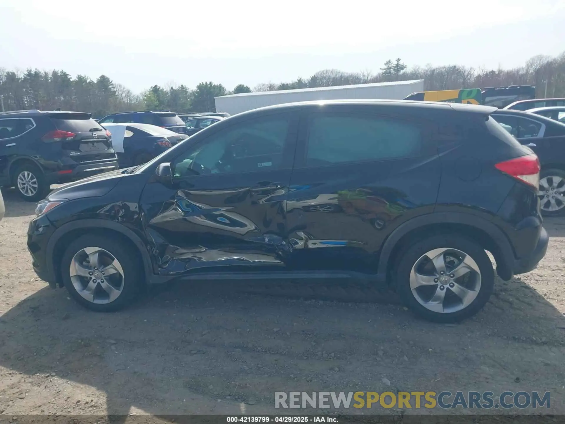 14 Photograph of a damaged car 3CZRU6H37KG726234 HONDA HR-V 2019