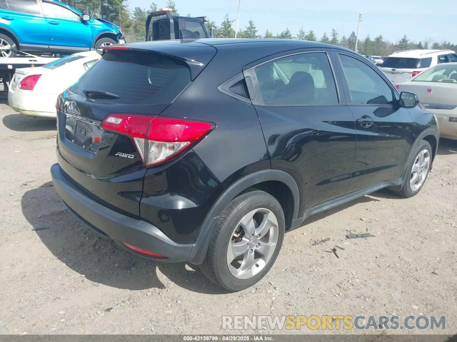 4 Photograph of a damaged car 3CZRU6H37KG726234 HONDA HR-V 2019
