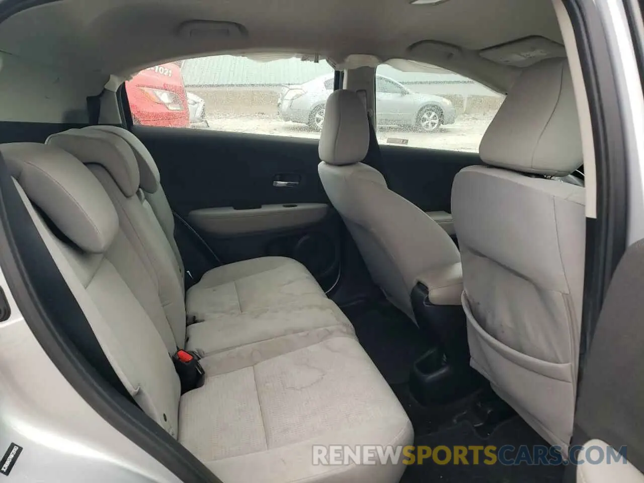 11 Photograph of a damaged car 3CZRU6H37KM728163 HONDA HR-V 2019