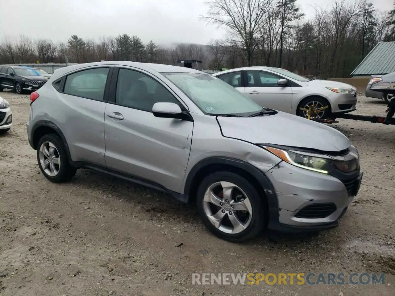 4 Photograph of a damaged car 3CZRU6H37KM728163 HONDA HR-V 2019