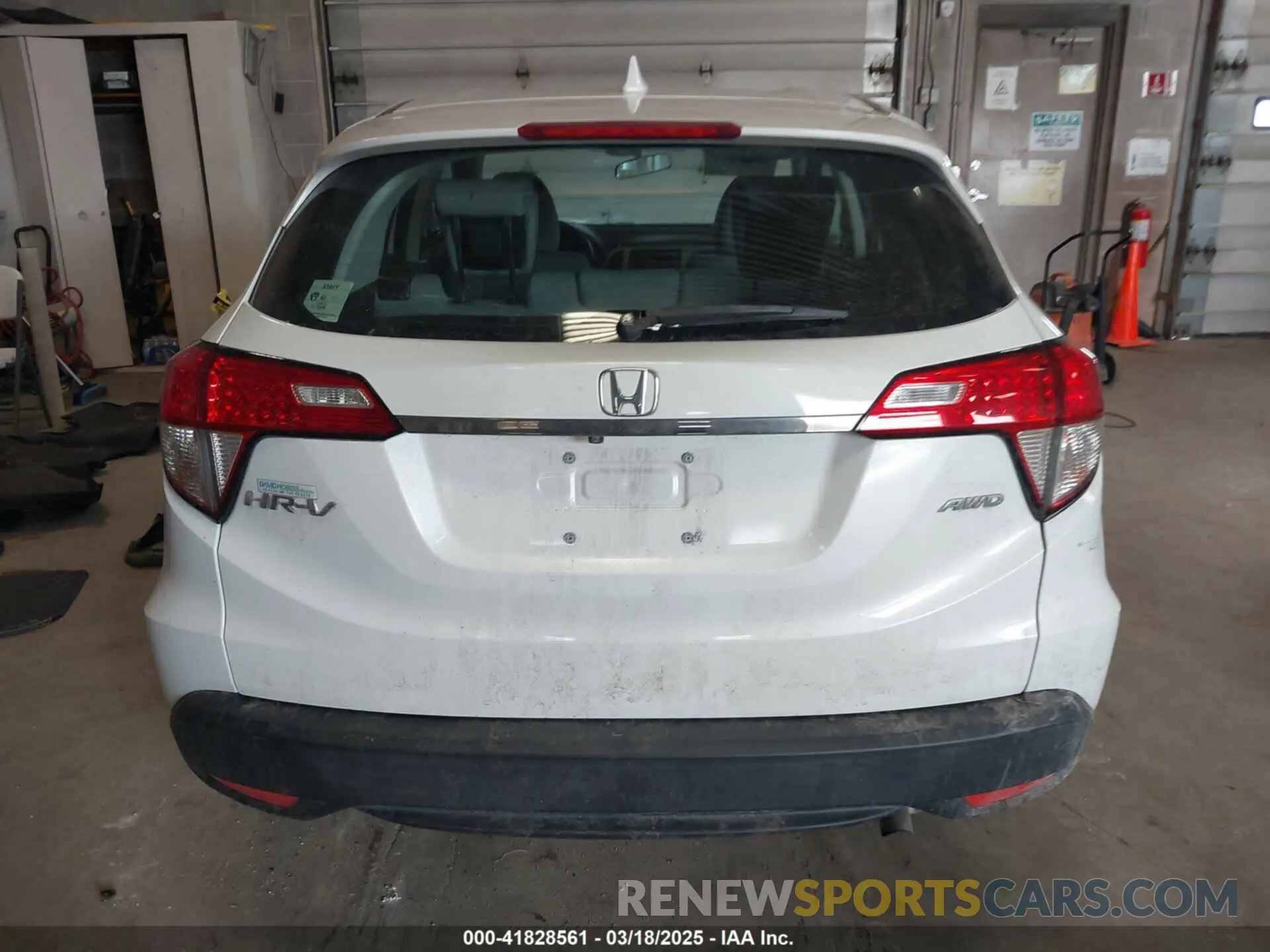 16 Photograph of a damaged car 3CZRU6H38KM703725 HONDA HR-V 2019