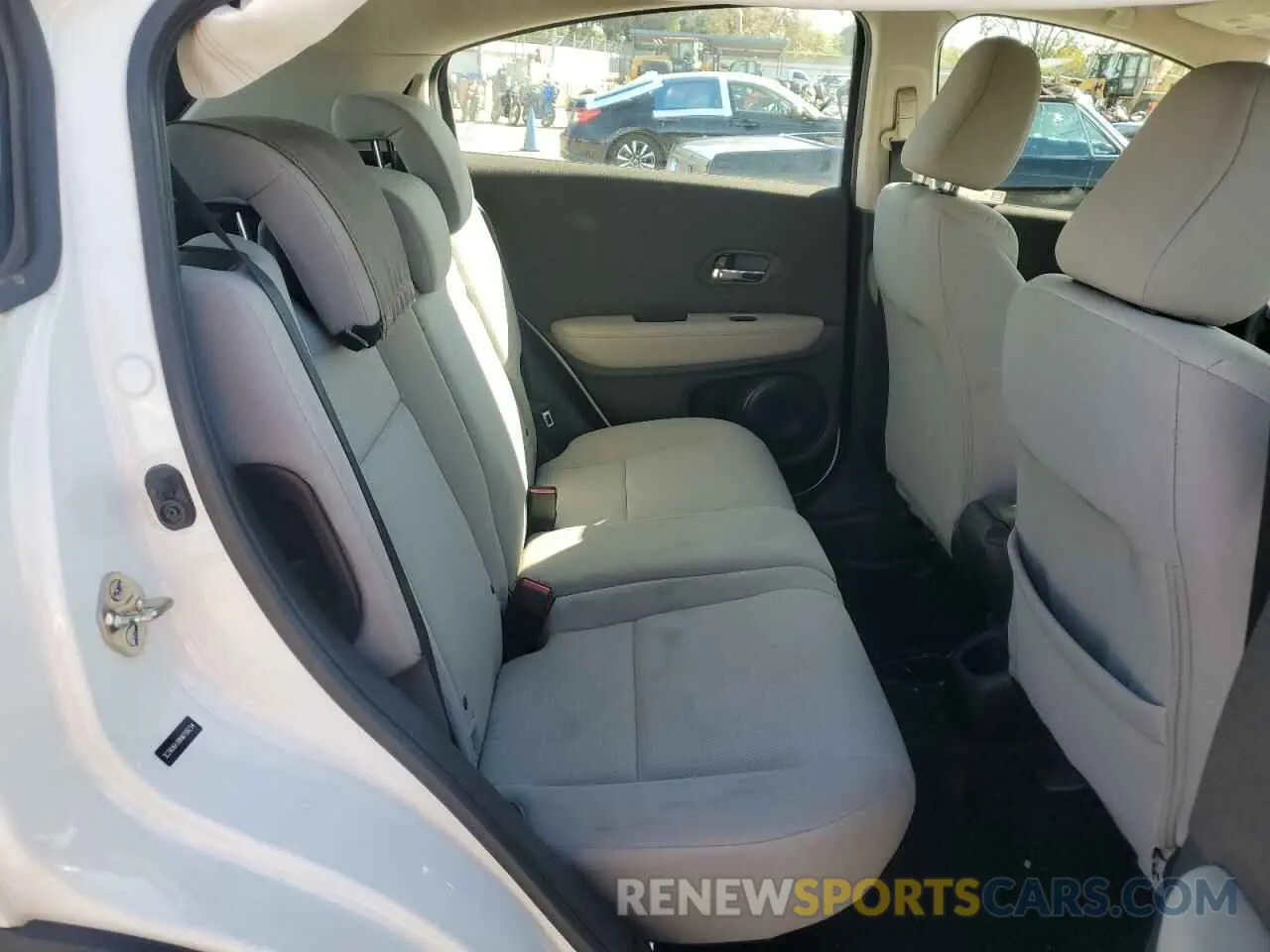 11 Photograph of a damaged car 3CZRU6H38KM709234 HONDA HR-V 2019