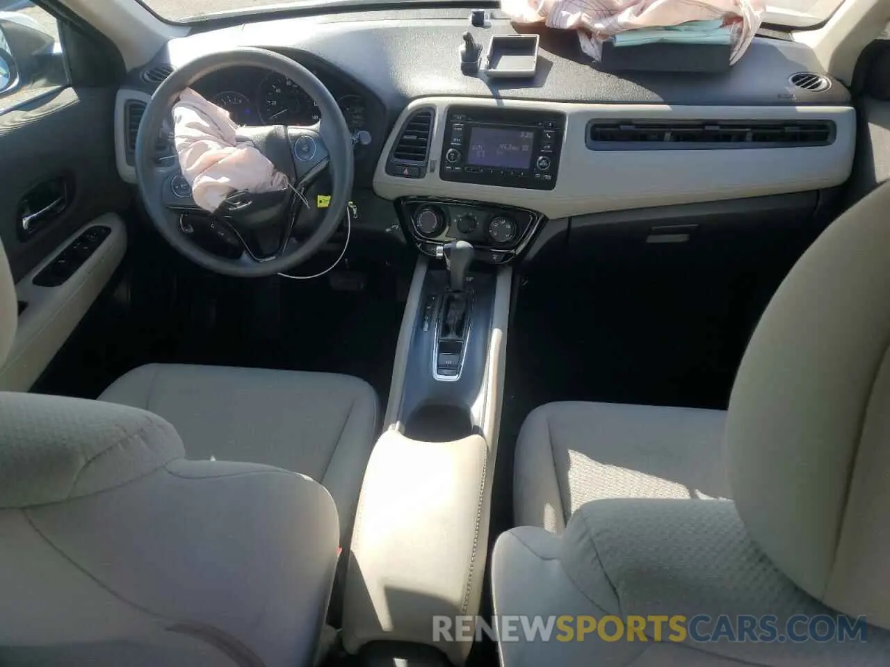 8 Photograph of a damaged car 3CZRU6H38KM709234 HONDA HR-V 2019
