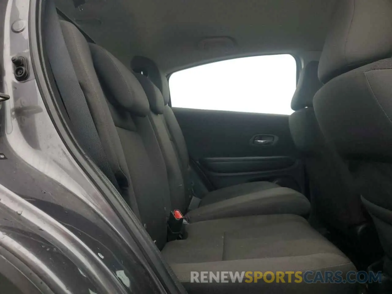 11 Photograph of a damaged car 3CZRU6H39KG727367 HONDA HR-V 2019