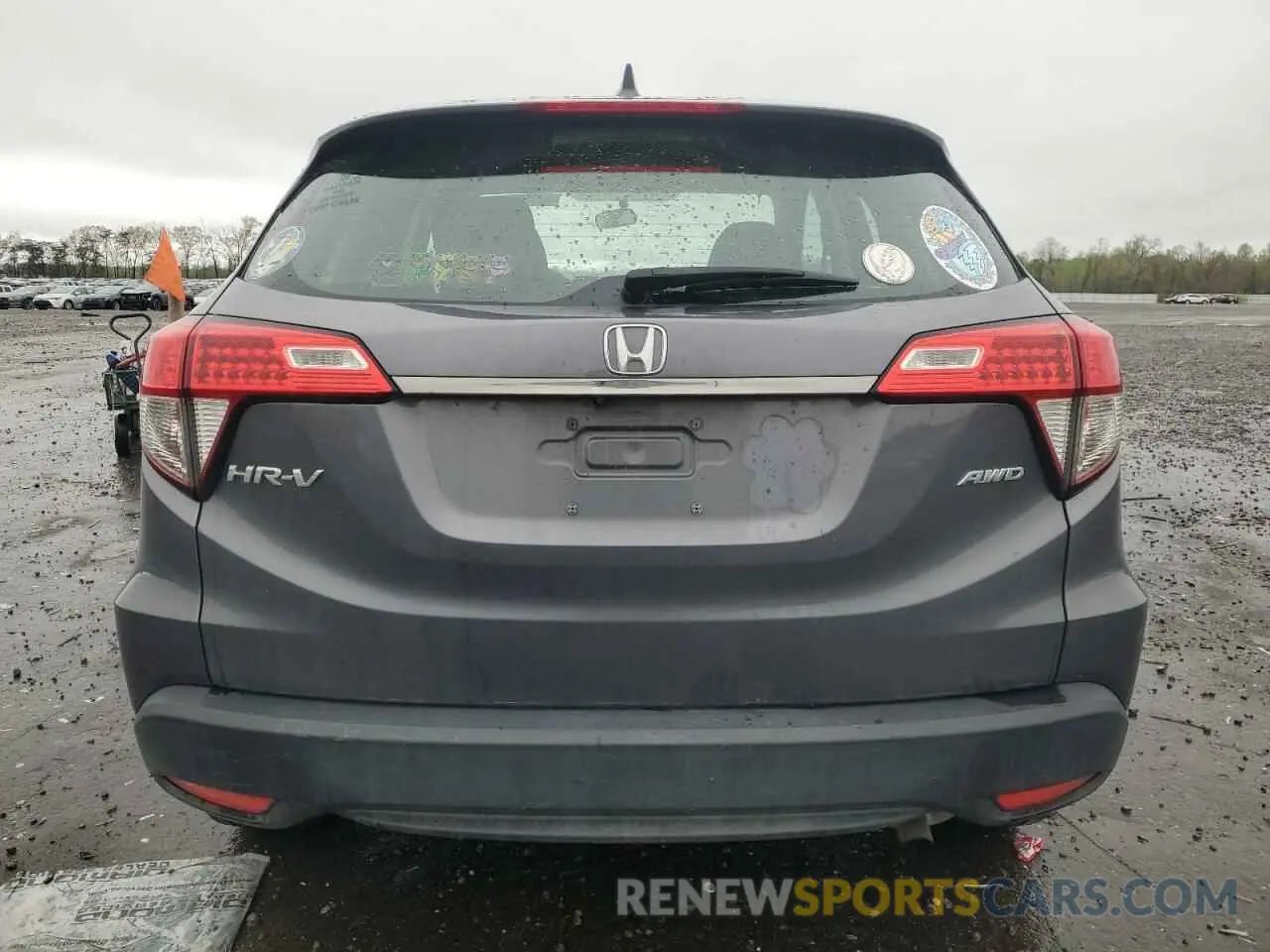 6 Photograph of a damaged car 3CZRU6H39KG727367 HONDA HR-V 2019