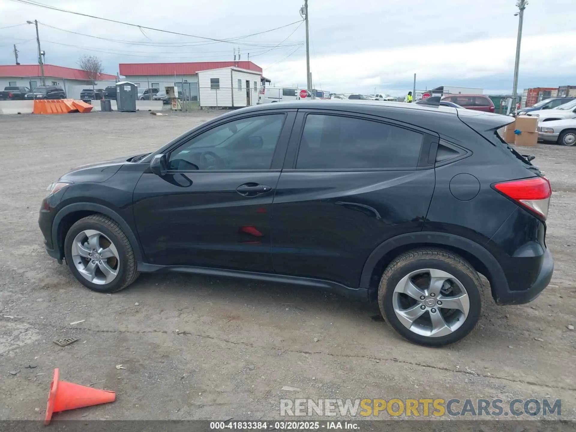 14 Photograph of a damaged car 3CZRU6H3XKG707838 HONDA HR-V 2019