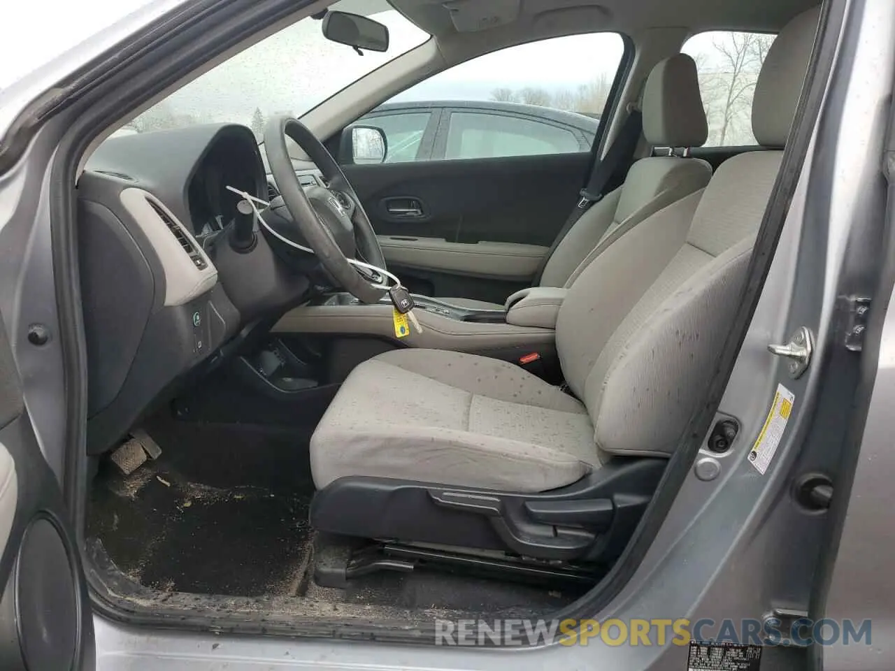 7 Photograph of a damaged car 3CZRU6H3XKG731024 HONDA HR-V 2019