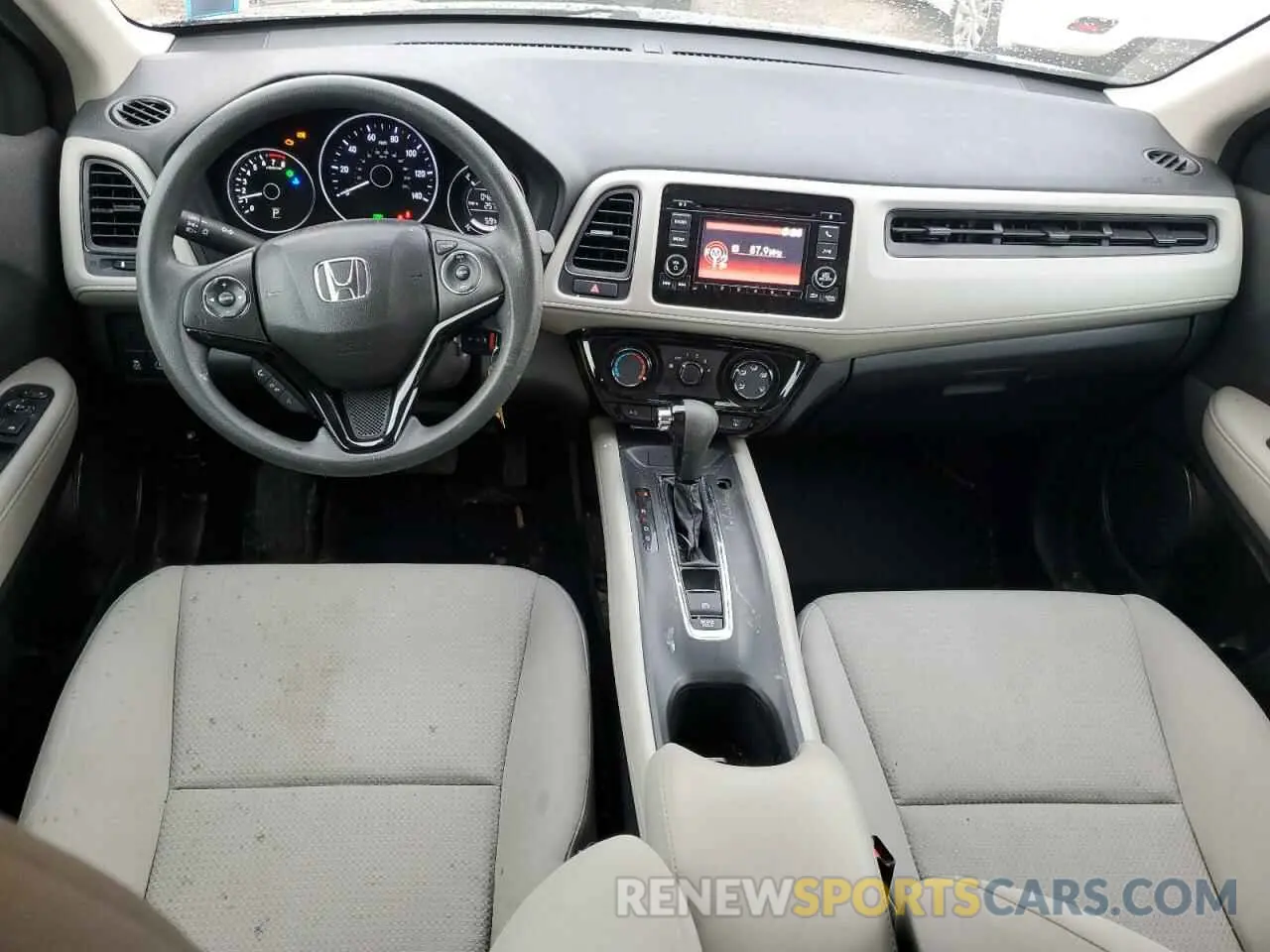 8 Photograph of a damaged car 3CZRU6H3XKG731024 HONDA HR-V 2019