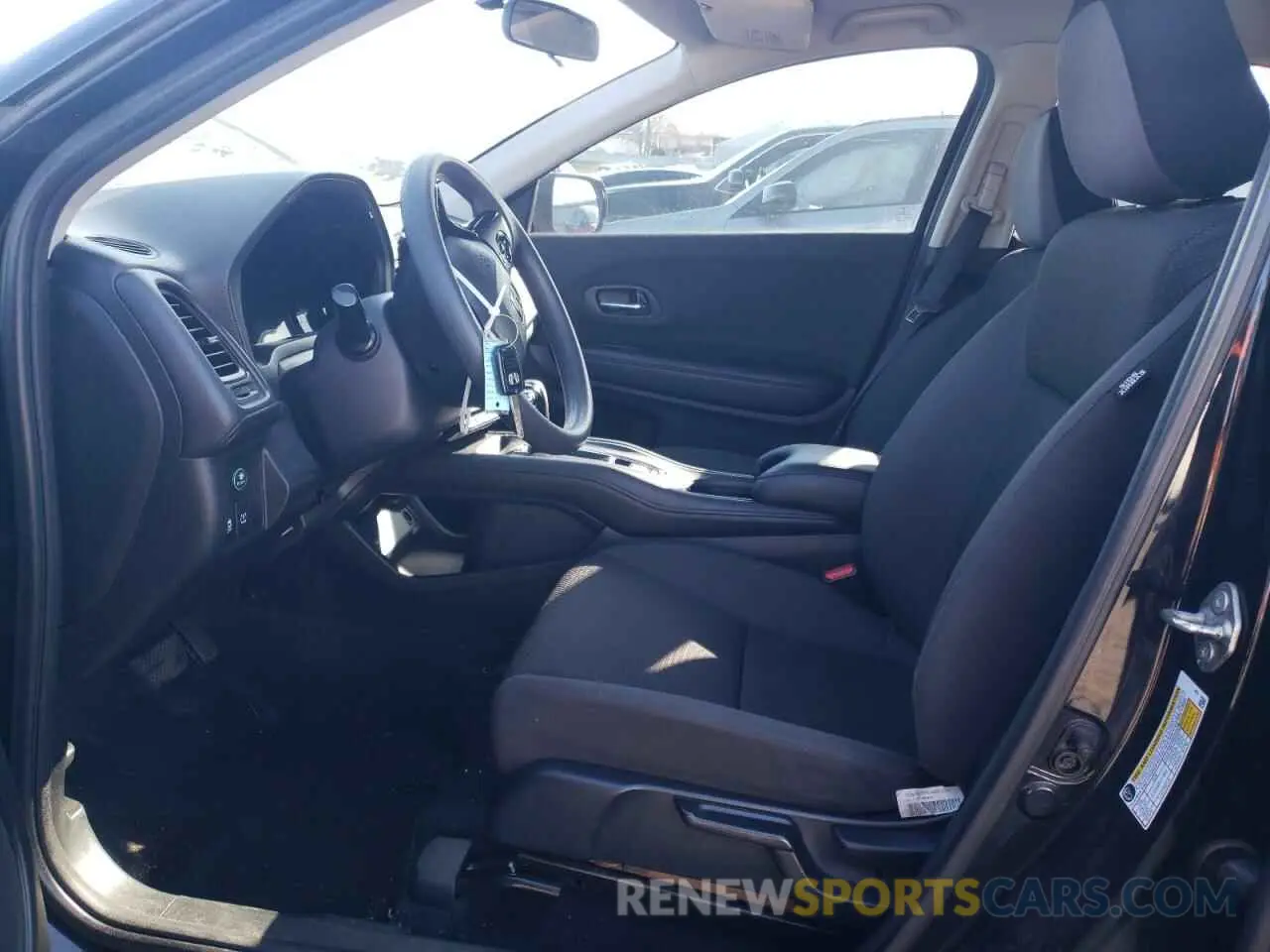 7 Photograph of a damaged car 3CZRU6H3XKG732660 HONDA HR-V 2019