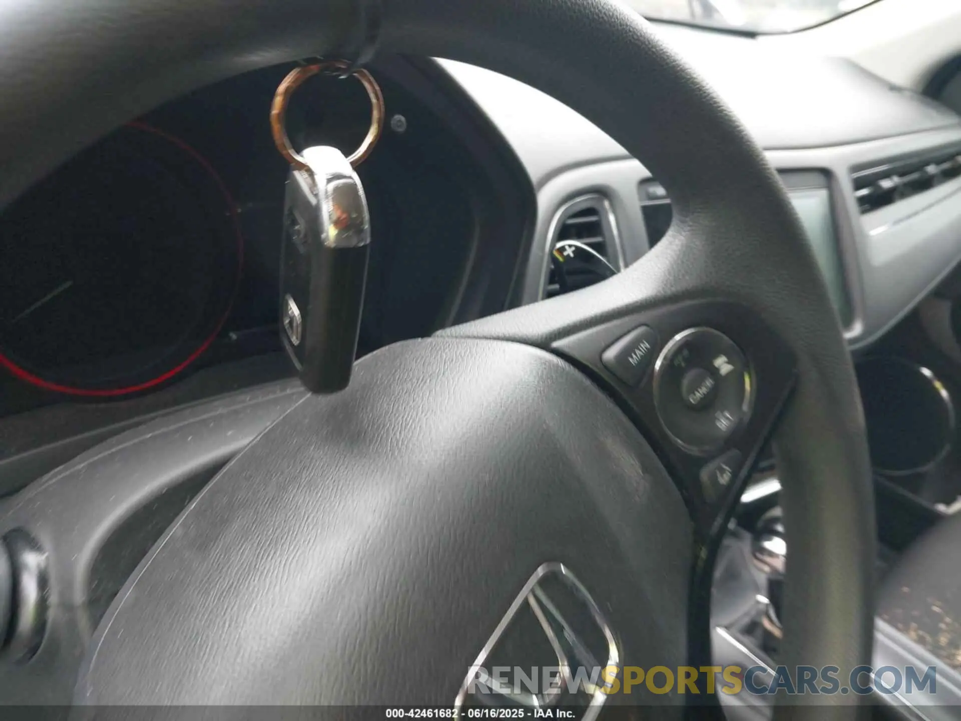 11 Photograph of a damaged car 3CZRU6H50KM725915 HONDA HR-V 2019