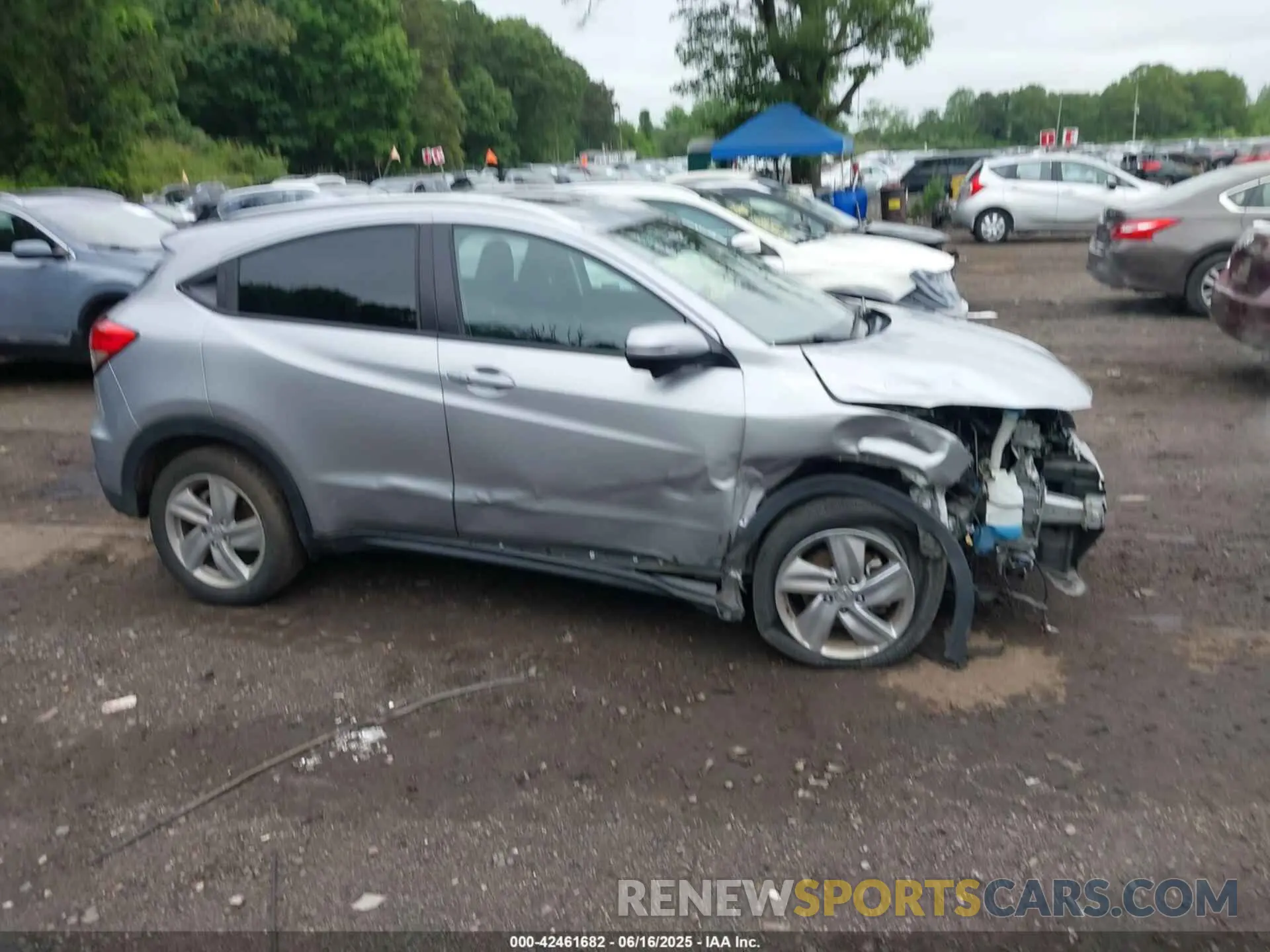 13 Photograph of a damaged car 3CZRU6H50KM725915 HONDA HR-V 2019