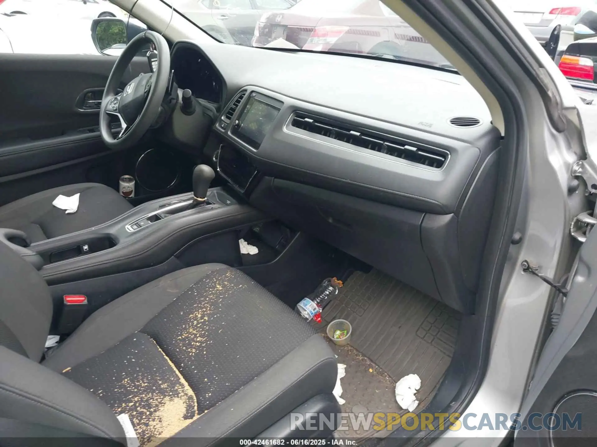 5 Photograph of a damaged car 3CZRU6H50KM725915 HONDA HR-V 2019