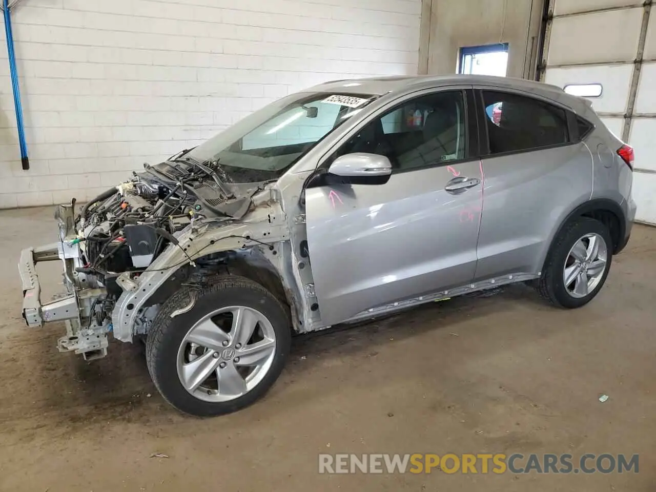 1 Photograph of a damaged car 3CZRU6H51KM733666 HONDA HR-V 2019