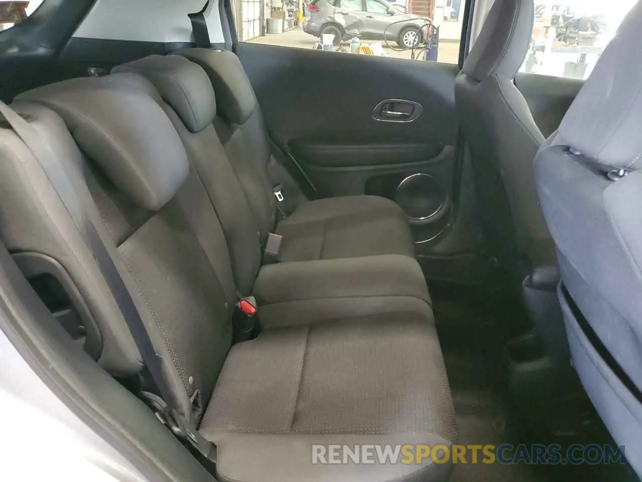 11 Photograph of a damaged car 3CZRU6H51KM733666 HONDA HR-V 2019