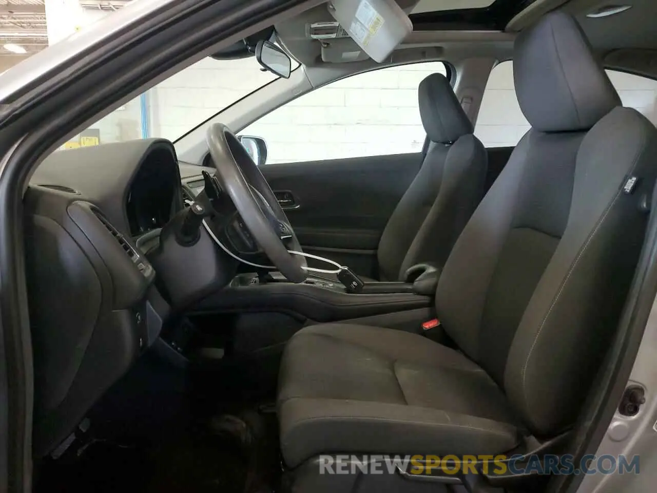 7 Photograph of a damaged car 3CZRU6H51KM733666 HONDA HR-V 2019