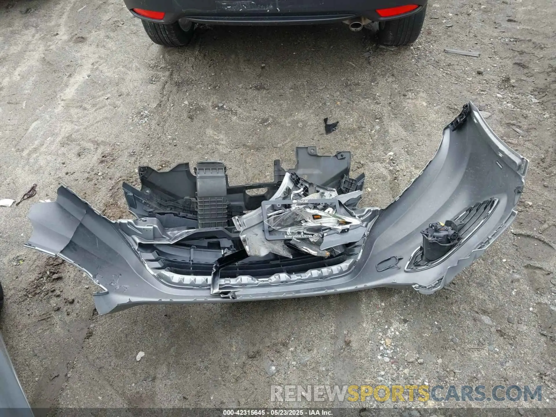 12 Photograph of a damaged car 3CZRU6H52KM713815 HONDA HR-V 2019