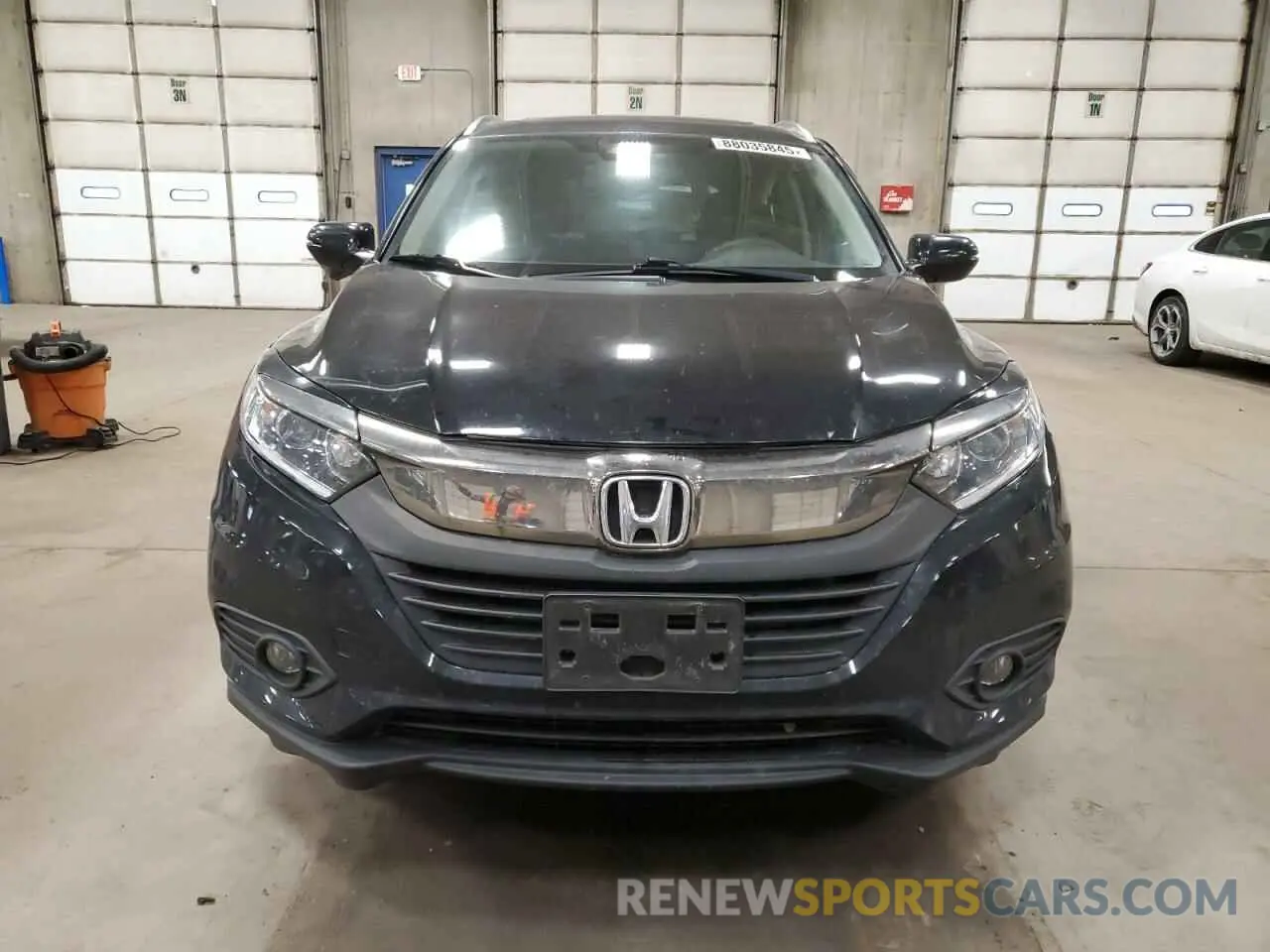 5 Photograph of a damaged car 3CZRU6H52KM731683 HONDA HR-V 2019