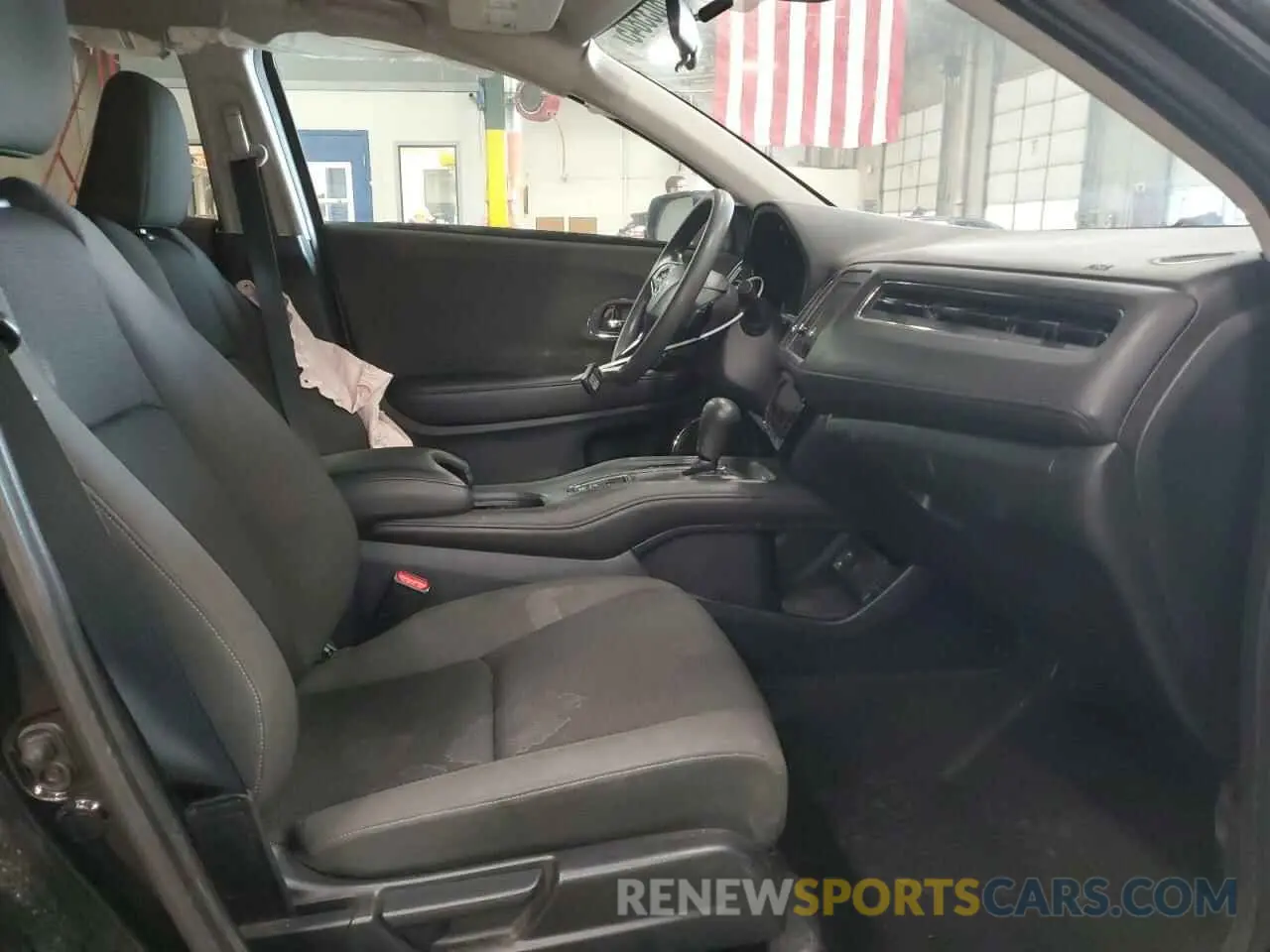 7 Photograph of a damaged car 3CZRU6H52KM731683 HONDA HR-V 2019