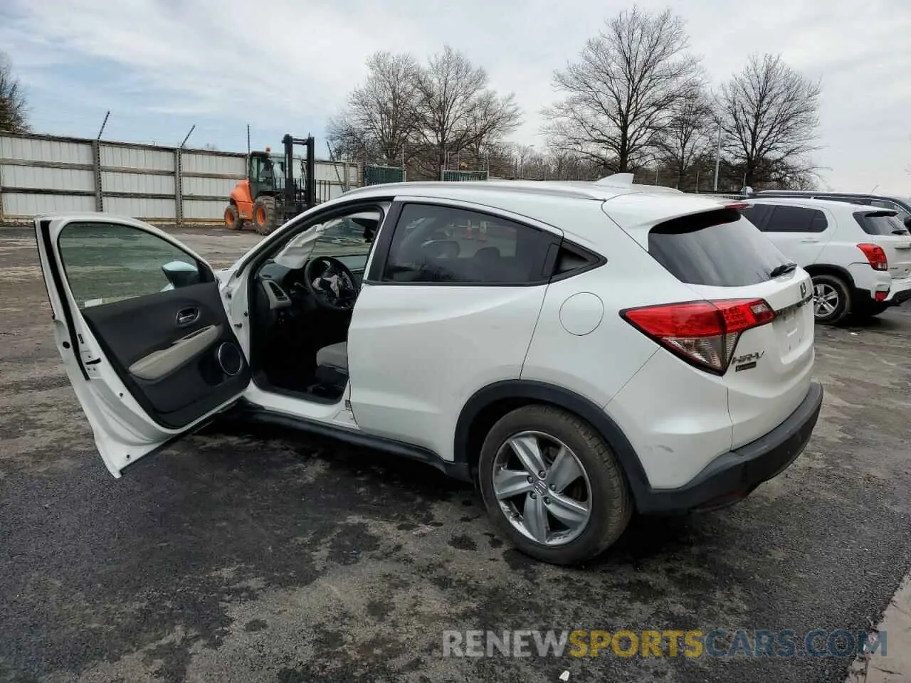 2 Photograph of a damaged car 3CZRU6H53KM706971 HONDA HR-V 2019