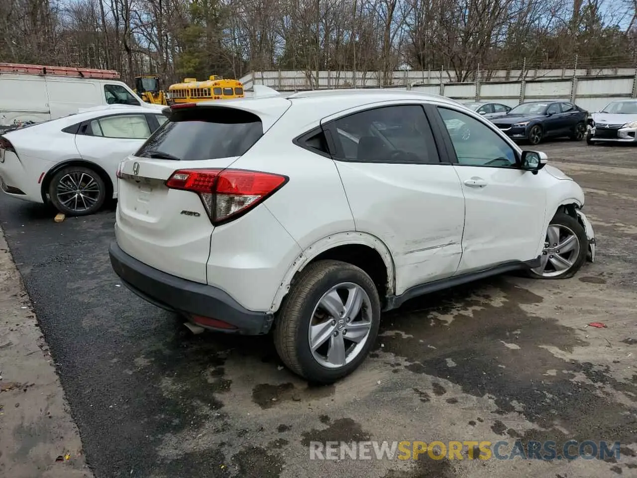 3 Photograph of a damaged car 3CZRU6H53KM706971 HONDA HR-V 2019