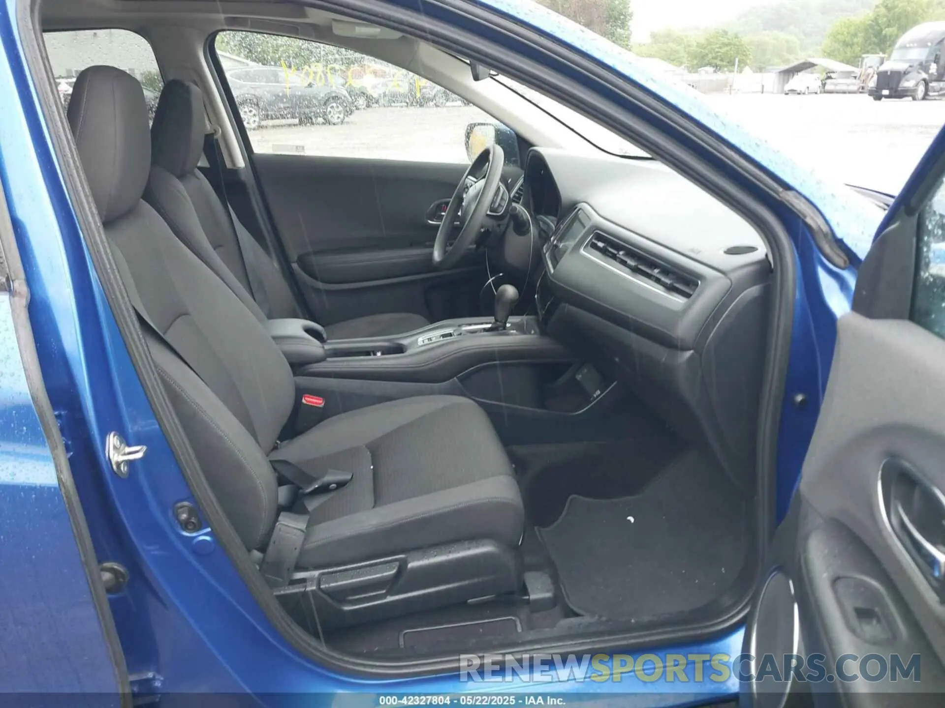 5 Фотография поврежденного автомобиля 3CZRU6H53KM709725 HONDA HR-V 2019