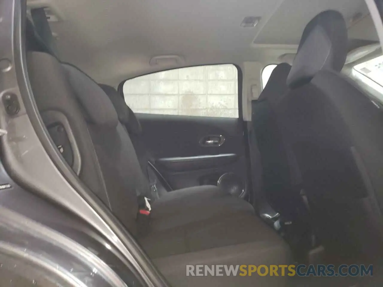 10 Photograph of a damaged car 3CZRU6H54KM717249 HONDA HR-V 2019
