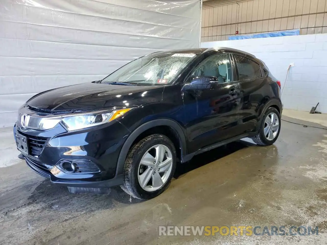 1 Photograph of a damaged car 3CZRU6H54KM724864 HONDA HR-V 2019