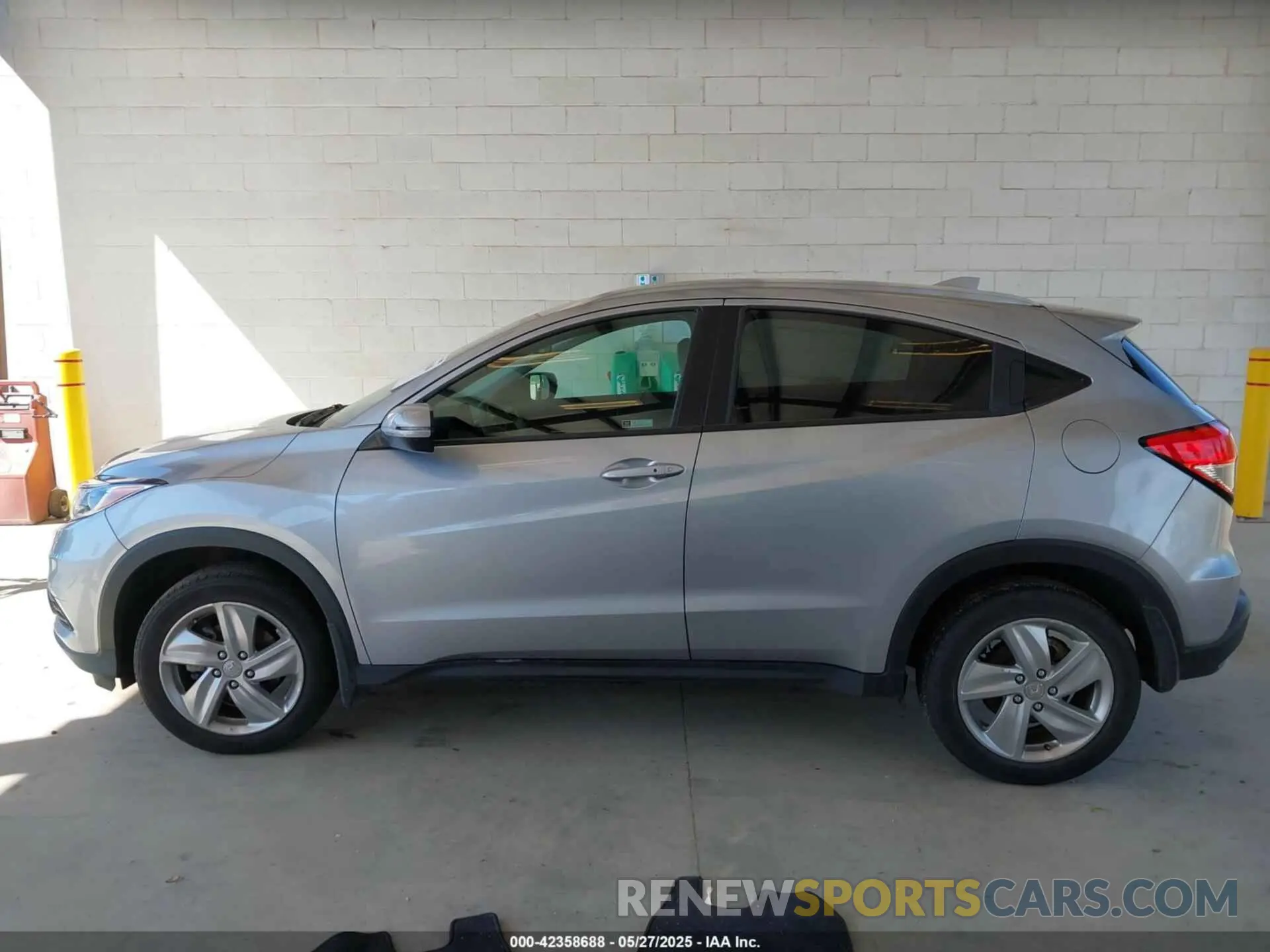 14 Photograph of a damaged car 3CZRU6H54KM741731 HONDA HR-V 2019