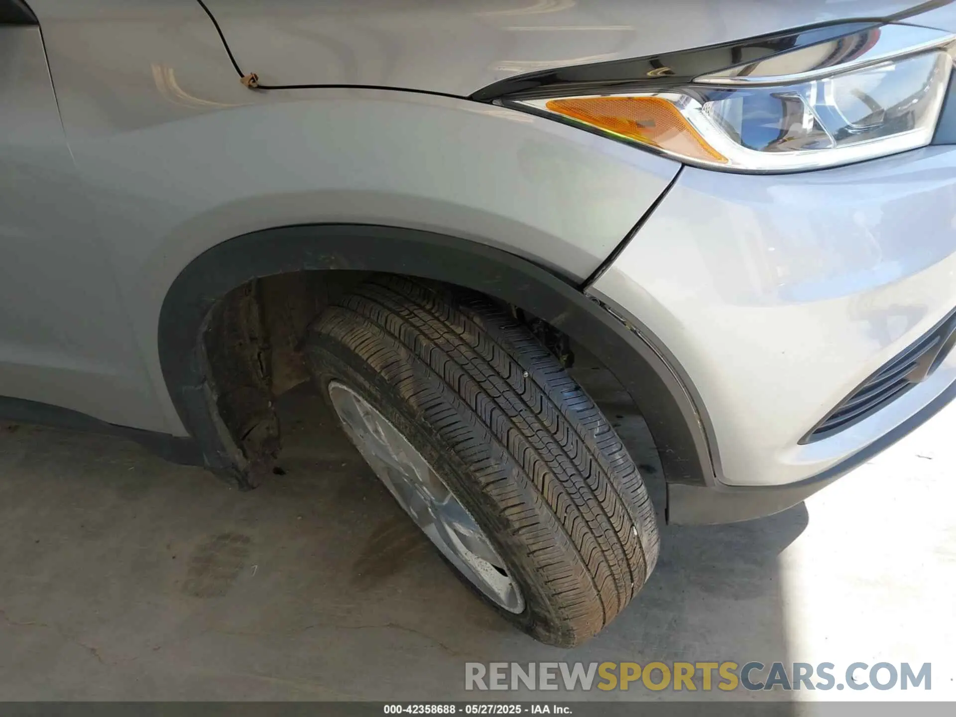 6 Photograph of a damaged car 3CZRU6H54KM741731 HONDA HR-V 2019