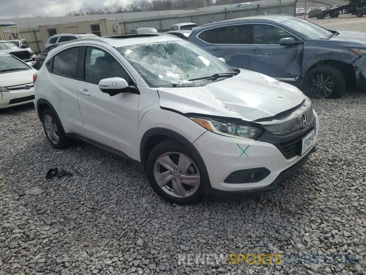 4 Photograph of a damaged car 3CZRU6H55KM731502 HONDA HR-V 2019