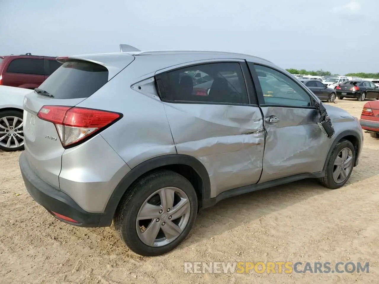 3 Photograph of a damaged car 3CZRU6H56KM718659 HONDA HR-V 2019