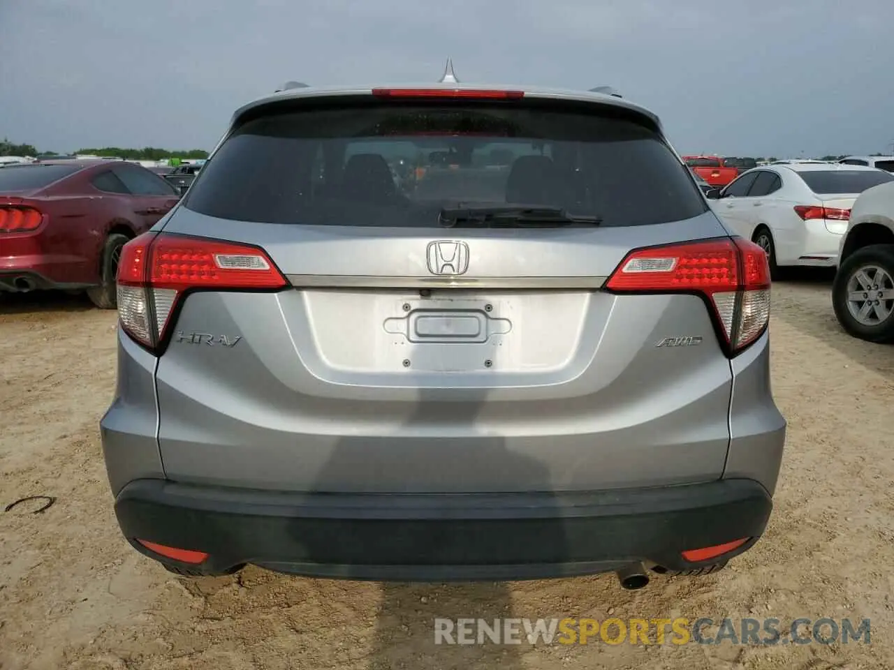 6 Photograph of a damaged car 3CZRU6H56KM718659 HONDA HR-V 2019