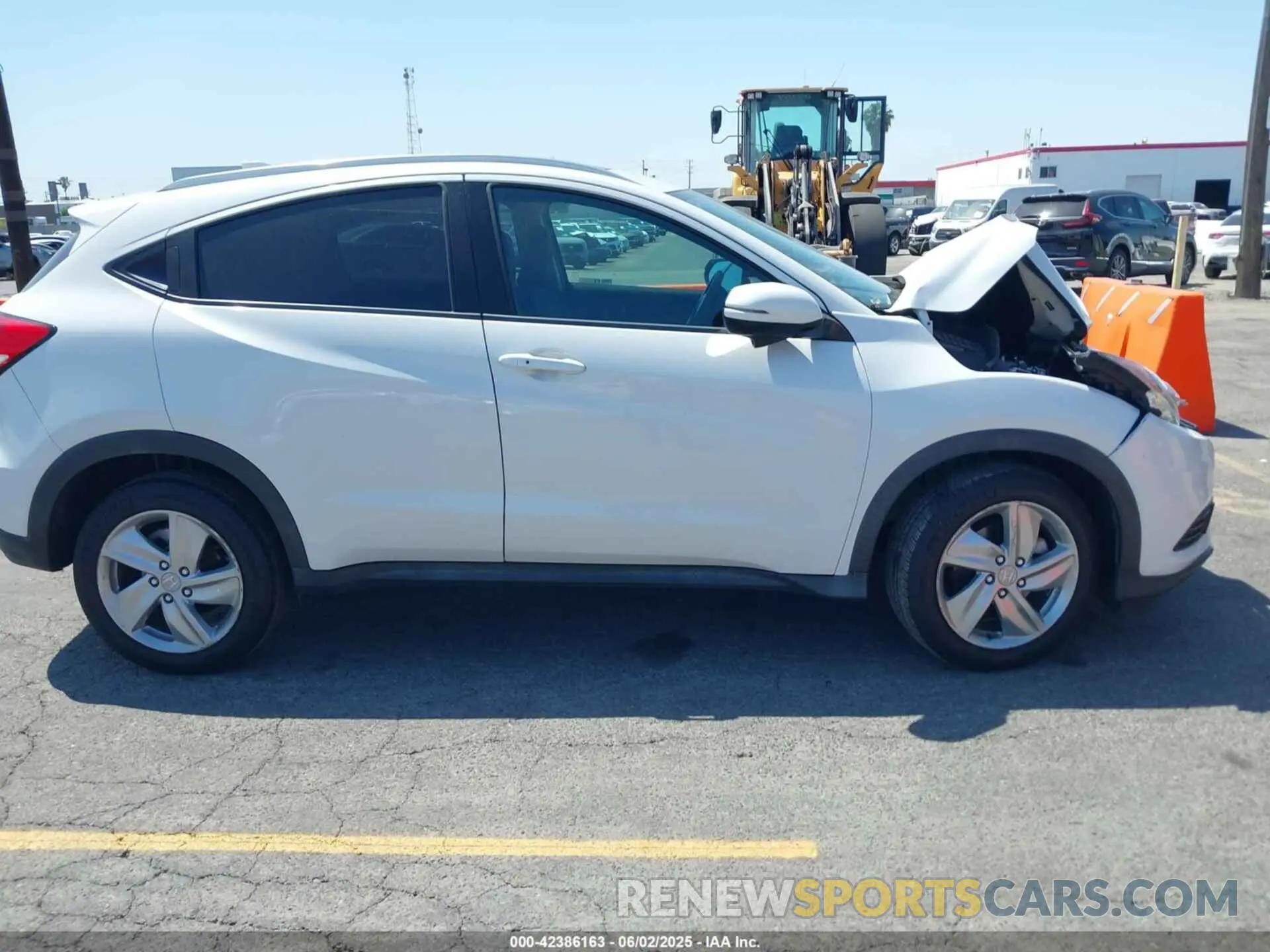13 Photograph of a damaged car 3CZRU6H56KM727538 HONDA HR-V 2019