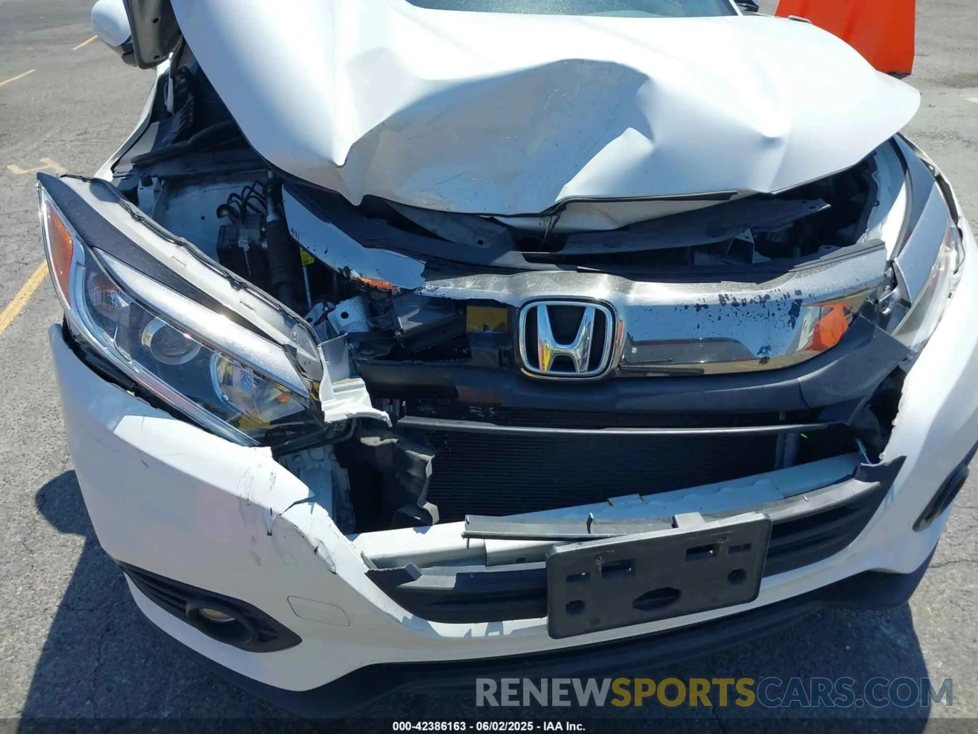 6 Photograph of a damaged car 3CZRU6H56KM727538 HONDA HR-V 2019