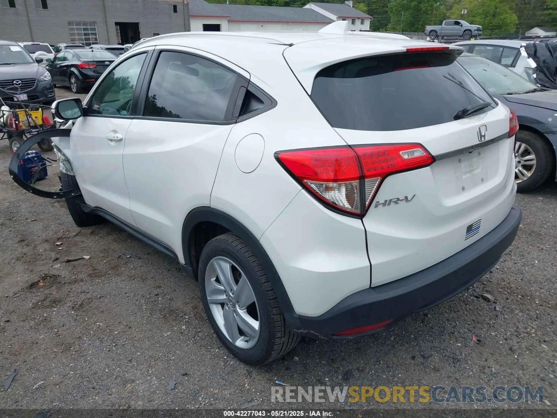 3 Фотография поврежденного автомобиля 3CZRU6H56KM727989 HONDA HR-V 2019