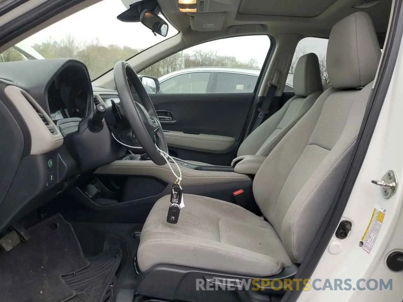 7 Photograph of a damaged car 3CZRU6H59KM724035 HONDA HR-V 2019