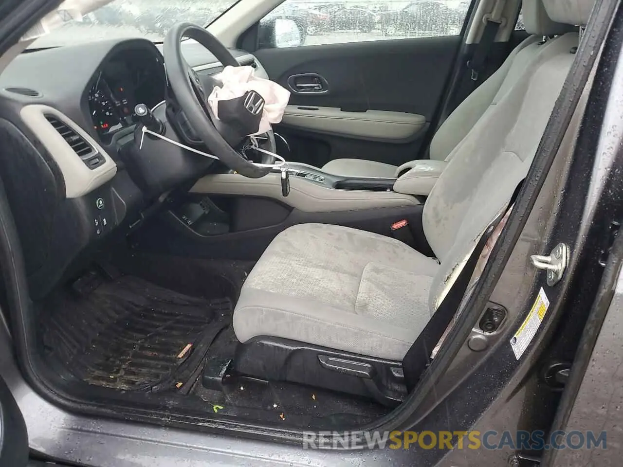 7 Photograph of a damaged car 3CZRU6H59KM743572 HONDA HR-V 2019