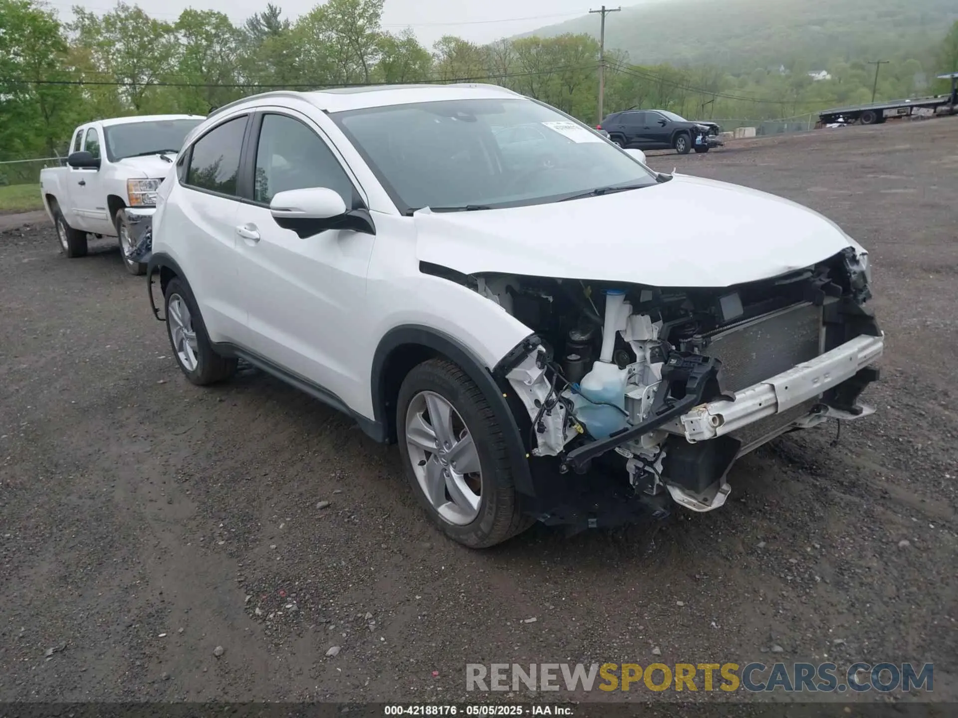 1 Photograph of a damaged car 3CZRU6H5XKM735531 HONDA HR-V 2019