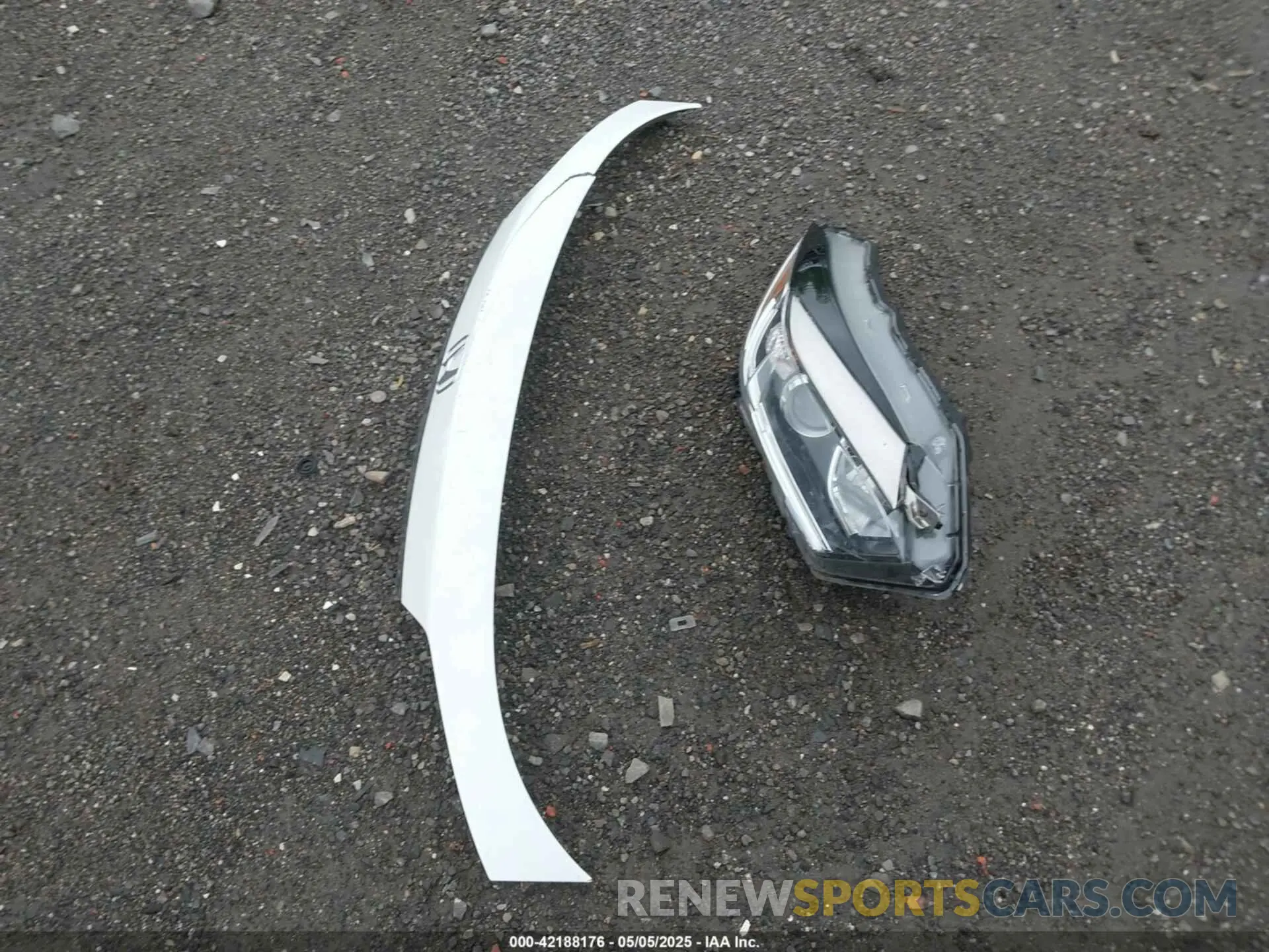 12 Photograph of a damaged car 3CZRU6H5XKM735531 HONDA HR-V 2019
