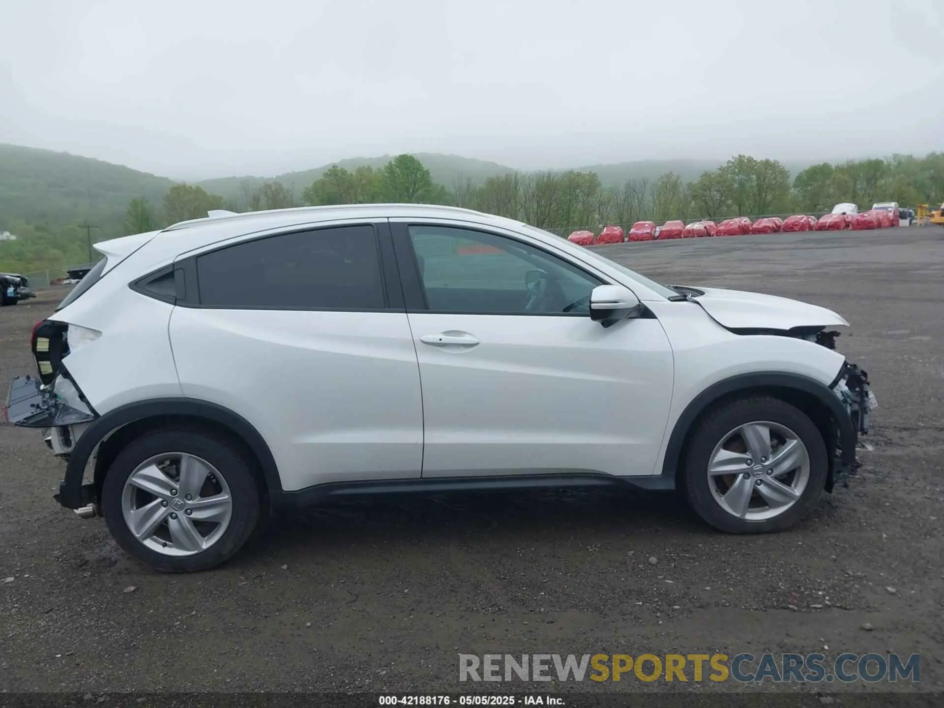 14 Photograph of a damaged car 3CZRU6H5XKM735531 HONDA HR-V 2019
