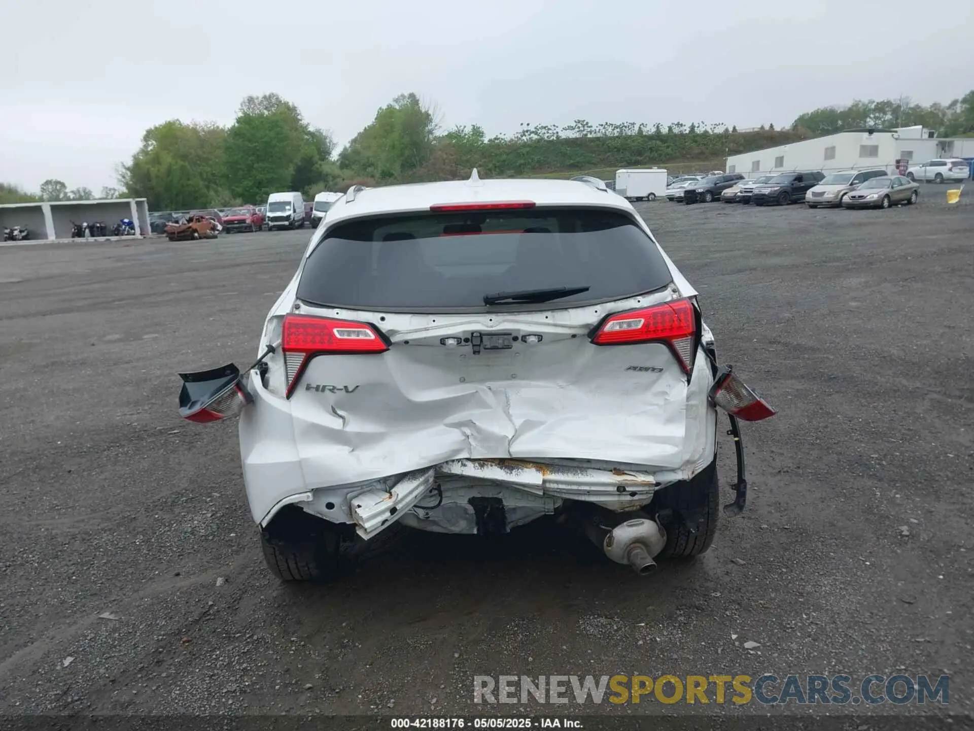 17 Photograph of a damaged car 3CZRU6H5XKM735531 HONDA HR-V 2019