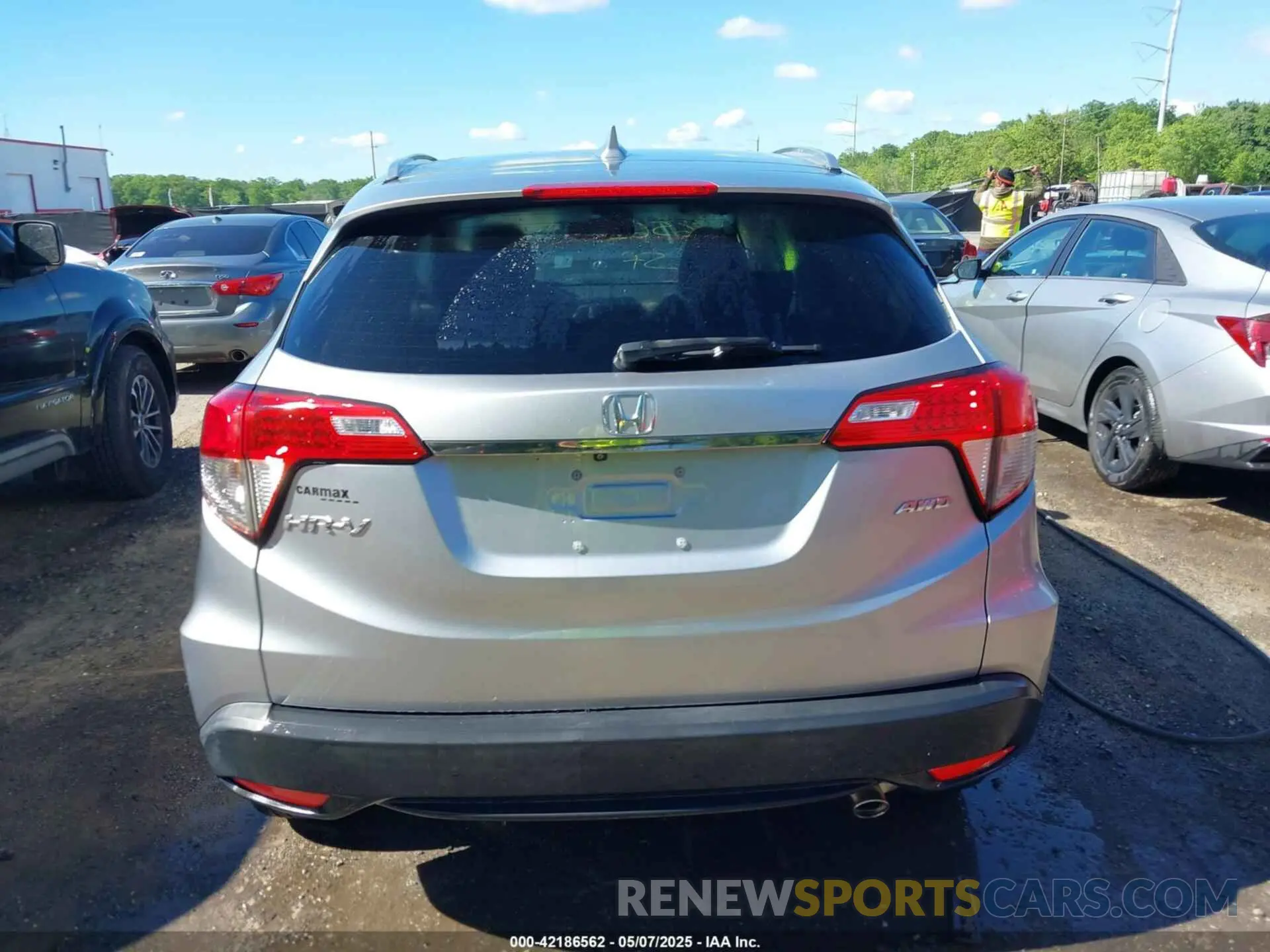 16 Photograph of a damaged car 3CZRU6H73KM705322 HONDA HR-V 2019